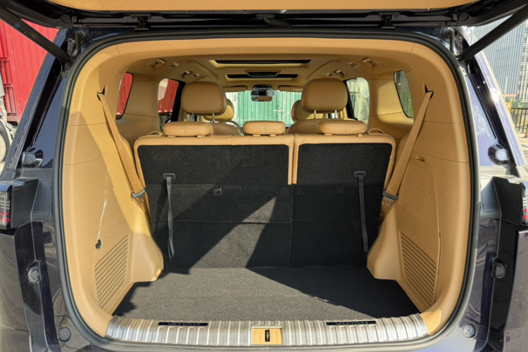 岚图汽车 岚图梦想家 2022款 低碳版 梦+智享包中控内饰7005