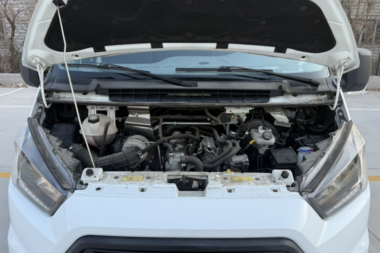 江铃 特顺 2019款 2.8T商运型短轴中顶6座国VI JX493局部细节24