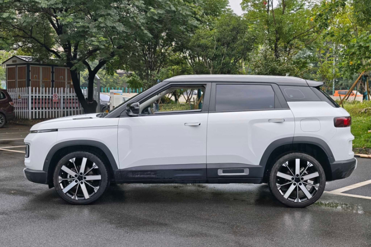 吉利汽车 吉利icon 2023款 1.5TD 巧克力醇臻版车身外观6003