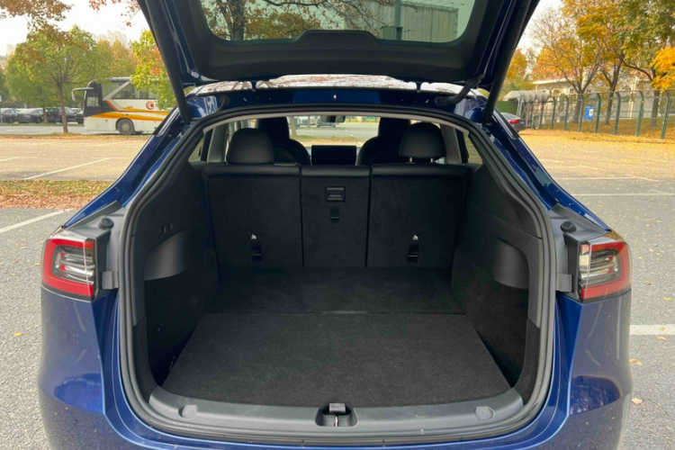 特斯拉 Model Y 2022款 改款 后轮驱动版中控内饰7010