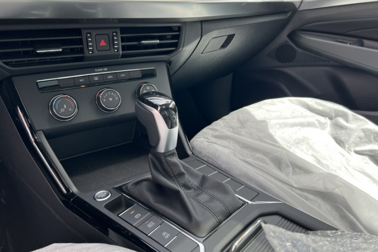 大众 帕萨特 2024款 280TSI 商务版中控内饰7006