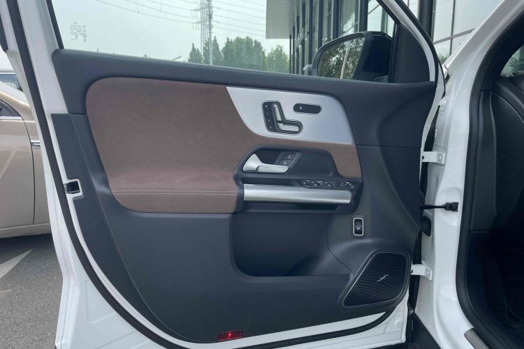 奔驰GLA AMG 2024款 AMG GLA 35 4MATIC中控内饰7008