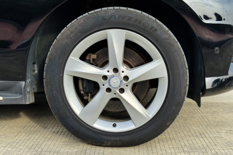 奔驰M级 2014款 ML 400 4MATIC动感型车身外观6011