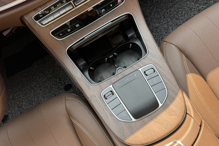 奔驰E级 2023款 E 300 L 时尚型中控内饰7007