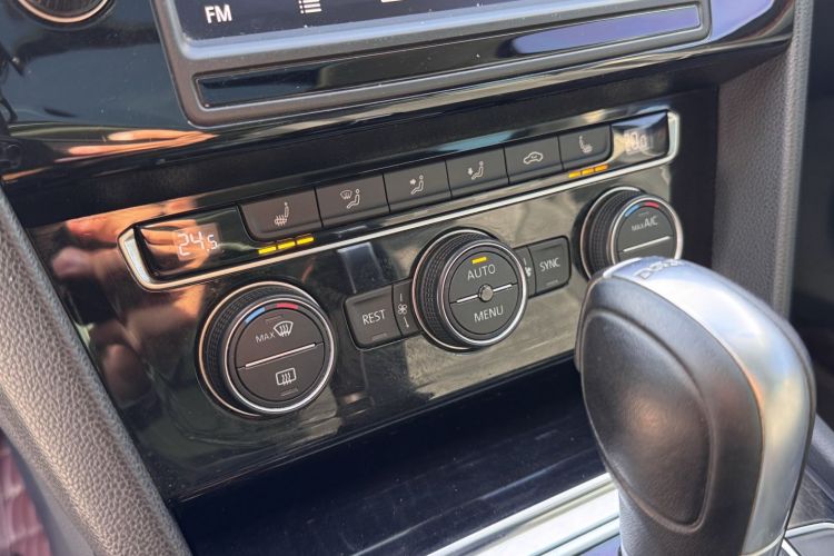 大众 迈腾 2017款 330TSI DSG 尊贵型局部细节9004