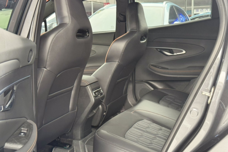 长安UNI-T 2022款 1.5T 运动版 尊贵型中控内饰7003