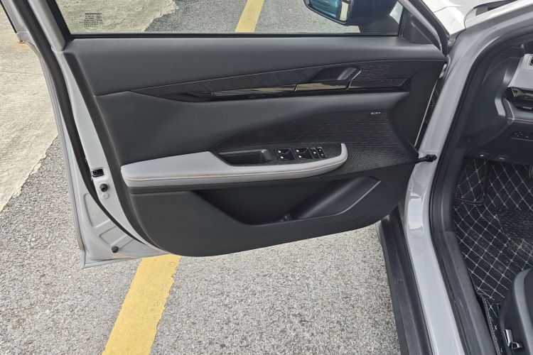 长安UNI-V 2022款 1.5T 智慧领航型中控内饰7005