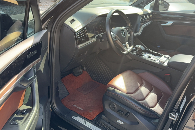 大众 途锐 2019款 3.0TSI 锐智版 国VI中控内饰7002