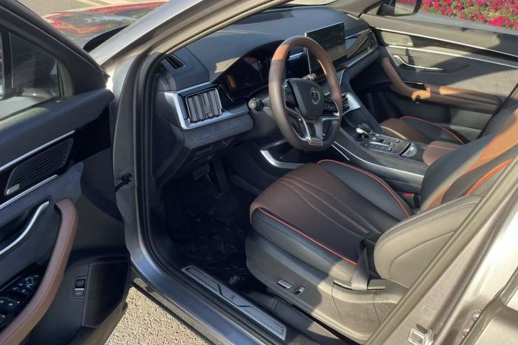 比亚迪 宋PLUS 2020款 1.5T 自动旗舰PLUS中控内饰7010