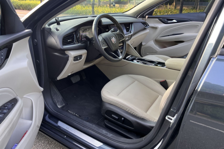 别克 君威 2020款 552T 精英型中控内饰7002