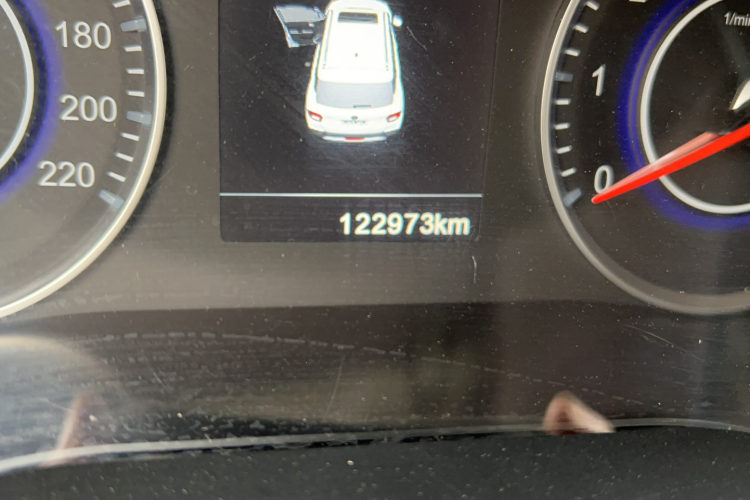 中华V3 2016款 1.5L 手动智能型中控内饰15