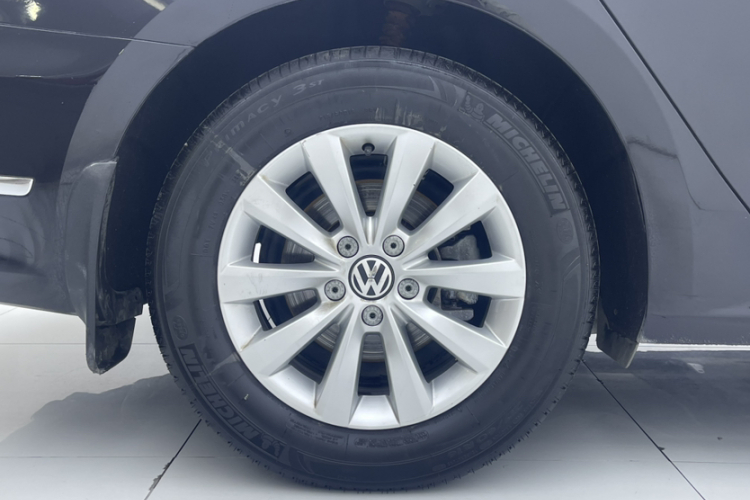 大众 帕萨特 2013款 1.8TSI DSG政府采购版车身外观6008