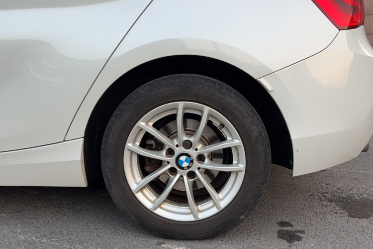 宝马1系(进口) 2016款 118i 领先型局部细节9003