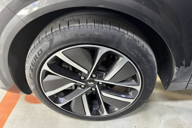 理想汽车 理想L6 2024款 Pro车身外观6008