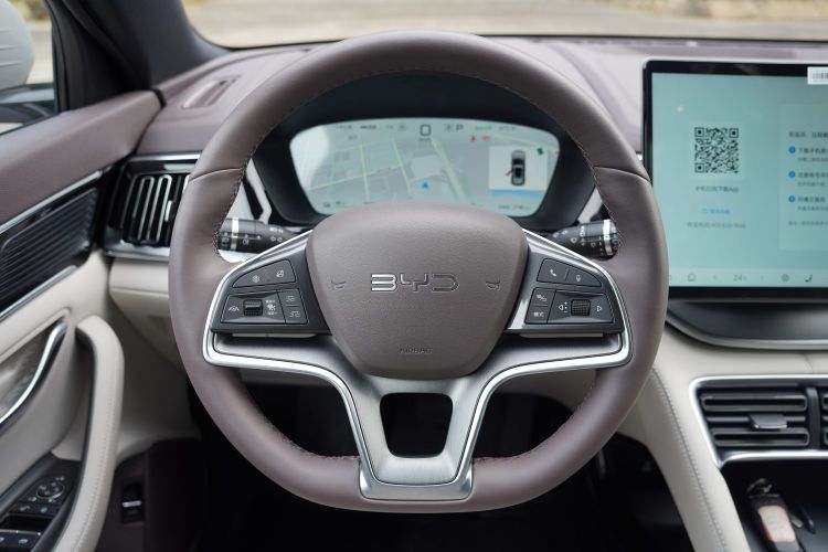 比亚迪 宋PLUS新能源 2025款 EV 605km 旗舰型中控内饰7003