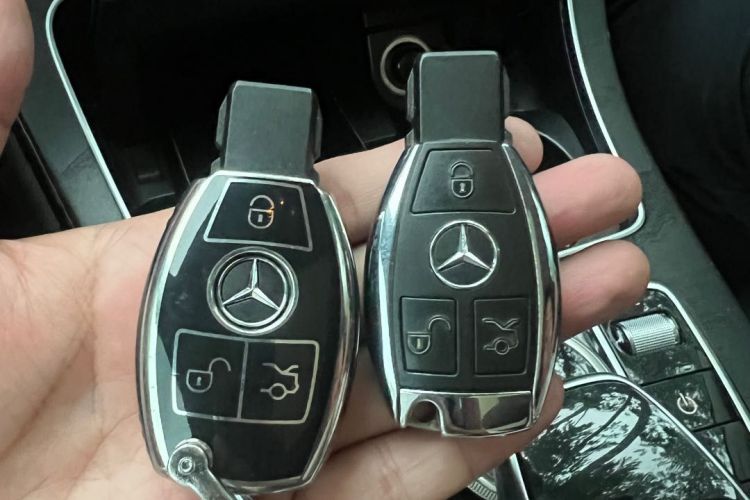 奔驰C级 2017款 C 200 L 运动版中控内饰7010