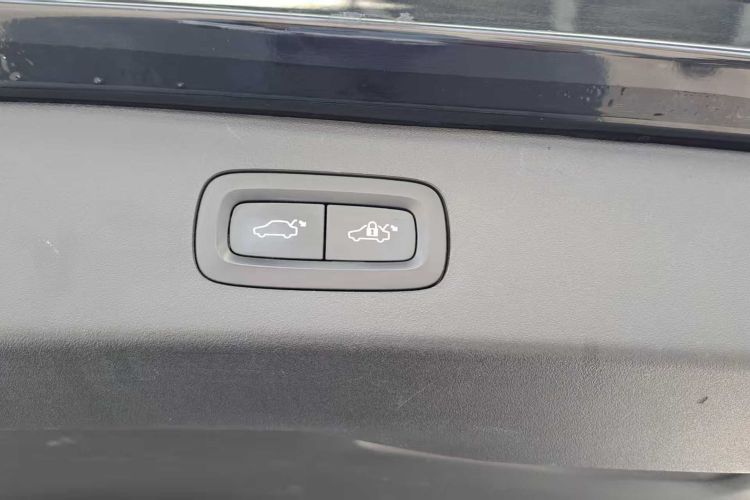 领克01 2017款 2.0T 两驱型Pro版中控内饰7008