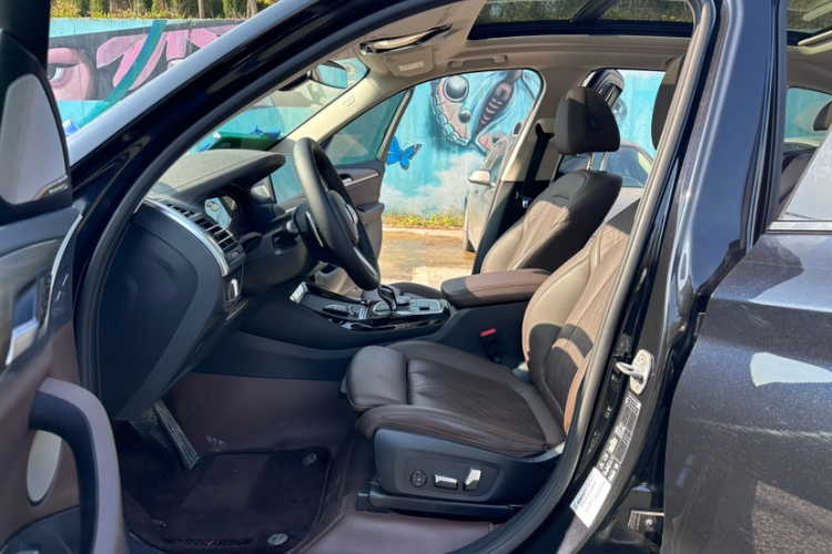 宝马X3 2023款 xDrive30i 领先型 M曜夜套装中控内饰7002