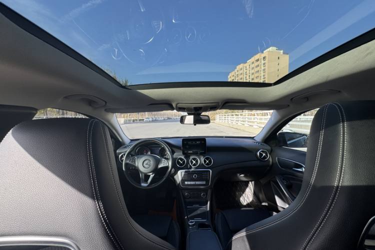 奔驰GLA 2017款 GLA 200 时尚型中控内饰7004