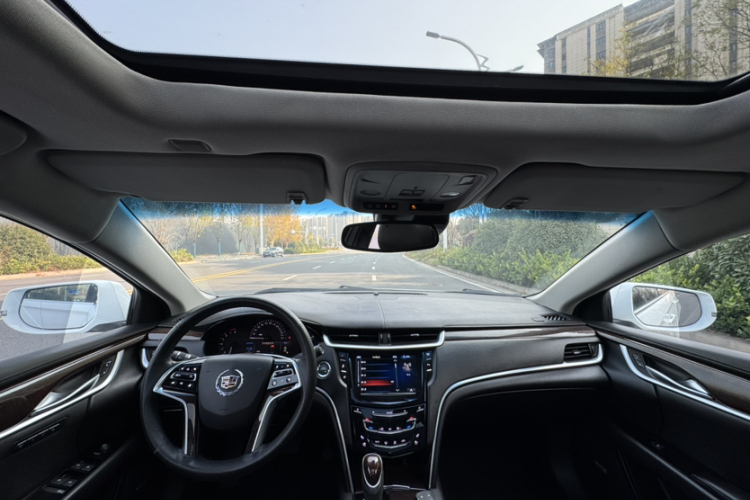 凯迪拉克XTS 2013款 28T 豪华型中控内饰7001