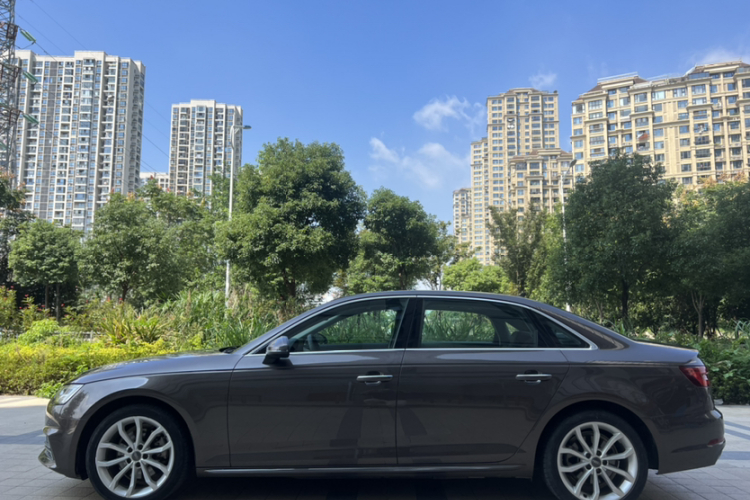 奥迪A4L 2018款 30周年年型 40 TFSI 时尚型车身外观6004