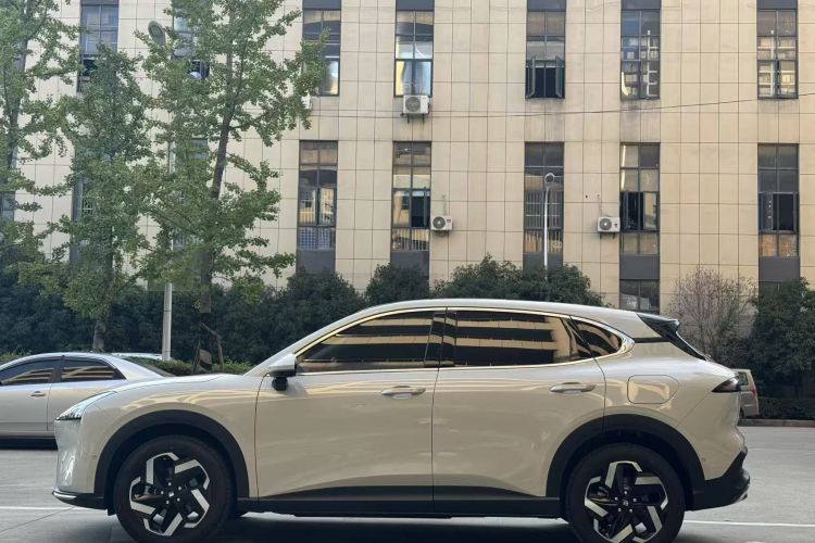 宝骏云海 2024款 500km 纯电版车身外观6009