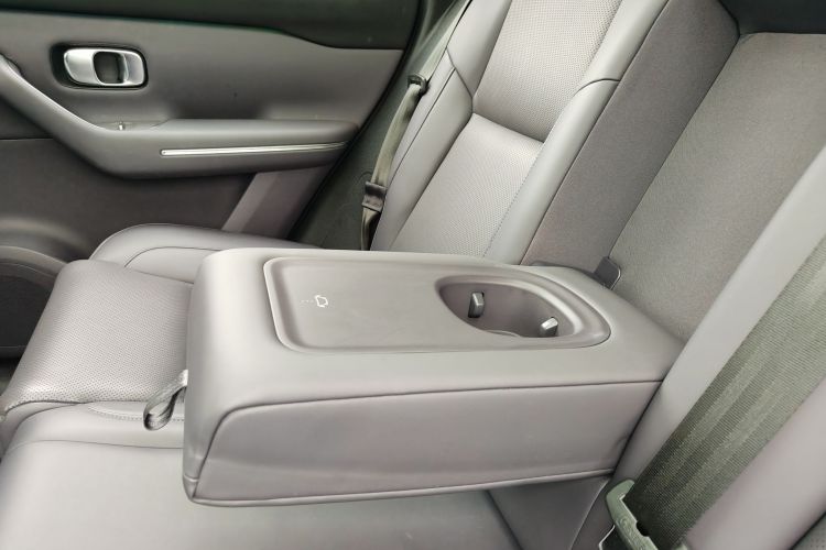 零跑汽车 零跑C10 2024款 210激光雷达版中控内饰7012