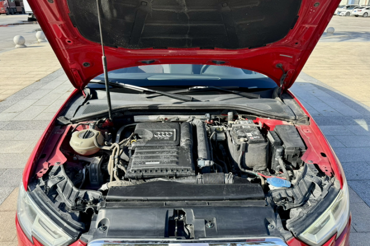 奥迪A3 2018款 30周年年型 Sportback 35 TFSI 进取型中控内饰7015