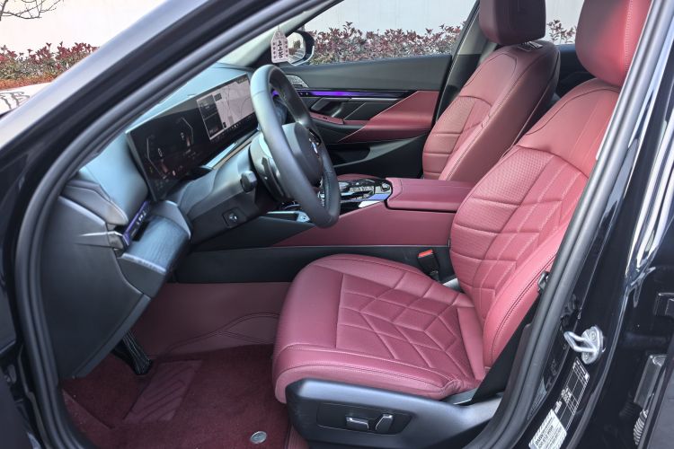 宝马5系 2025款 530Li 领先型 豪华套装中控内饰7003