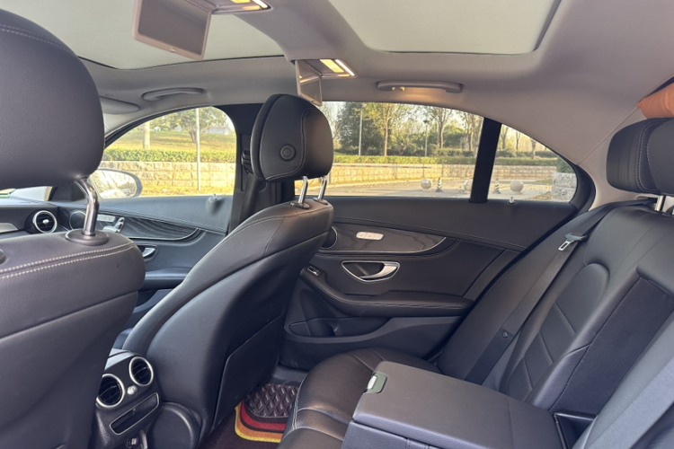 奔驰C级 2020款 改款 C 260 L 运动版局部细节57