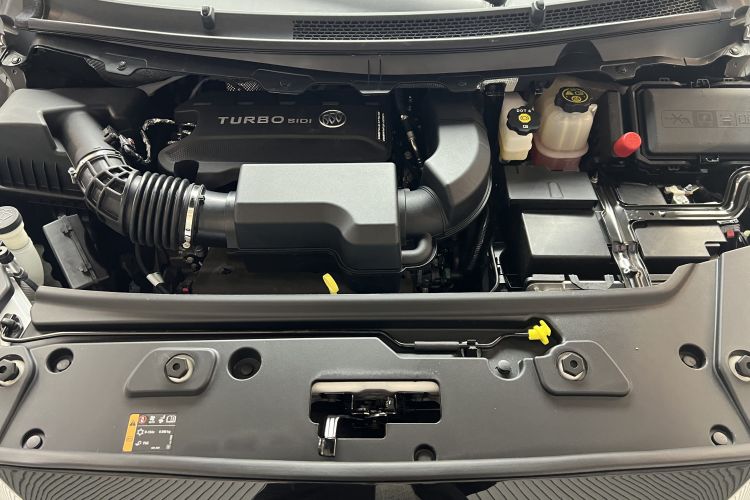 别克GL8 2023款 陆上公务舱 舒适型中控内饰7011