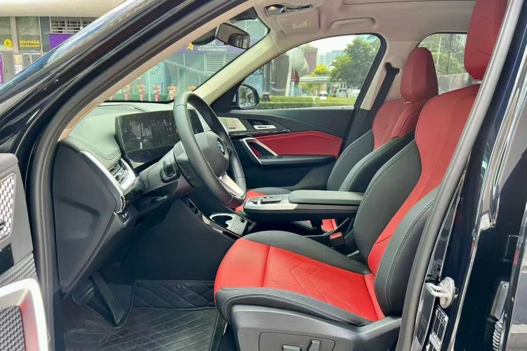 宝马X1 2023款 sDrive25Li X设计套装中控内饰7004