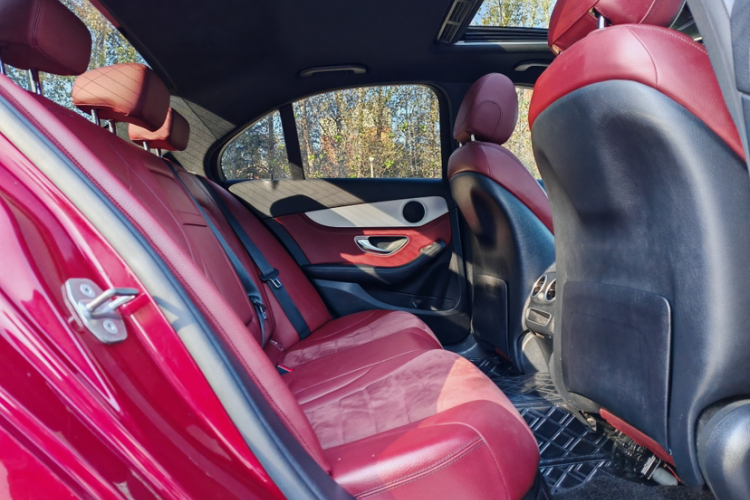 奔驰C级 2019款 C 260 运动版中控内饰7010