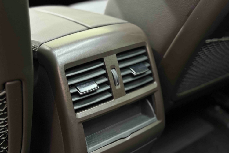 奔驰GLE 2019款 GLE 320 4MATIC 动感型臻藏版局部细节9008