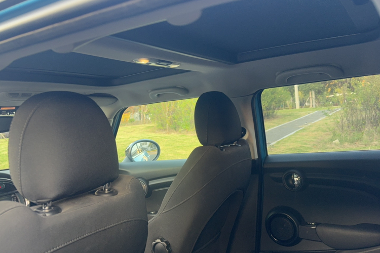 MINI 2015款 1.5T COOPER Fun 五门版局部细节22