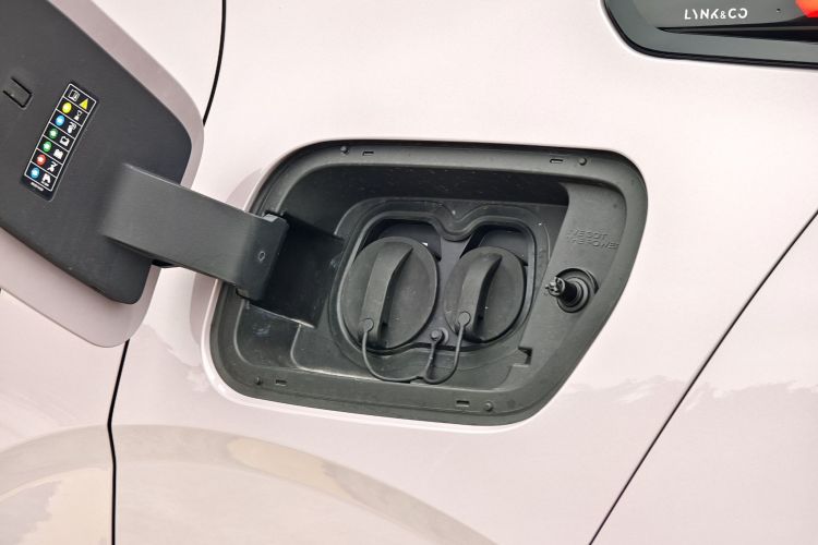 领克Z20 2025款 530km 后驱Max中控内饰7014