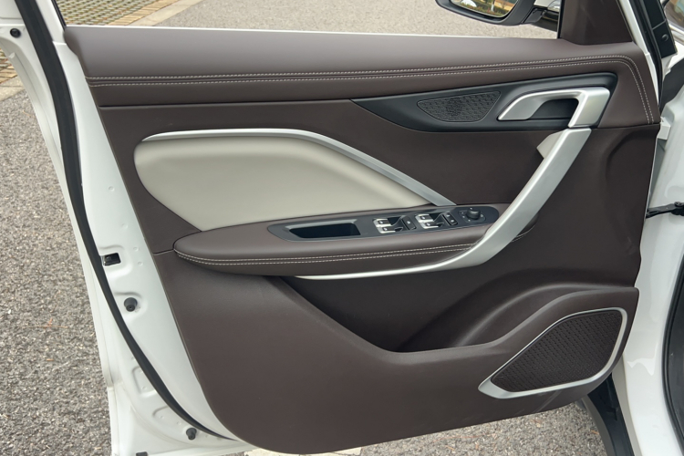 吉利汽车 嘉际 2021款 1.8TD DCT豪华型中控内饰7002