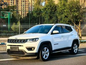 Jeep 指南者 2020款 220T 自动精英版
