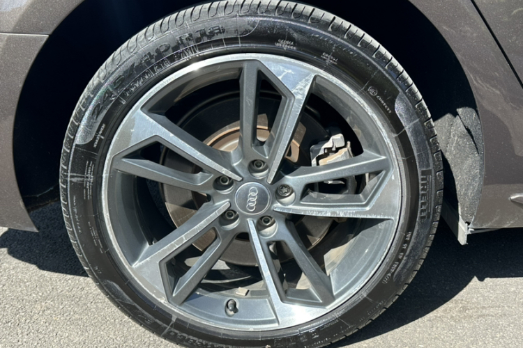 奥迪A4L 2017款 45 TFSI quattro 风尚型车身外观6007