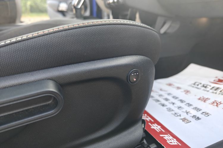 MINI 2019款 1.5T ONE PLUS 五门版中控内饰7009