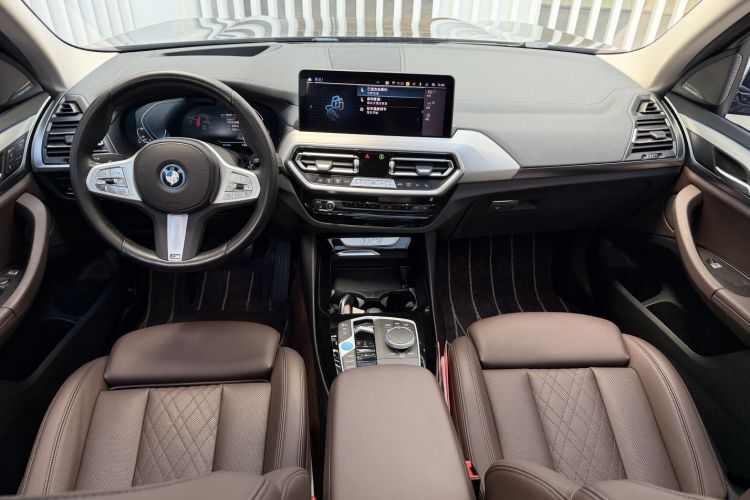宝马iX3 2022款 改款 创领型中控内饰7003