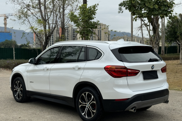 宝马X1 2018款 sDrive20Li 领先型车身外观6007
