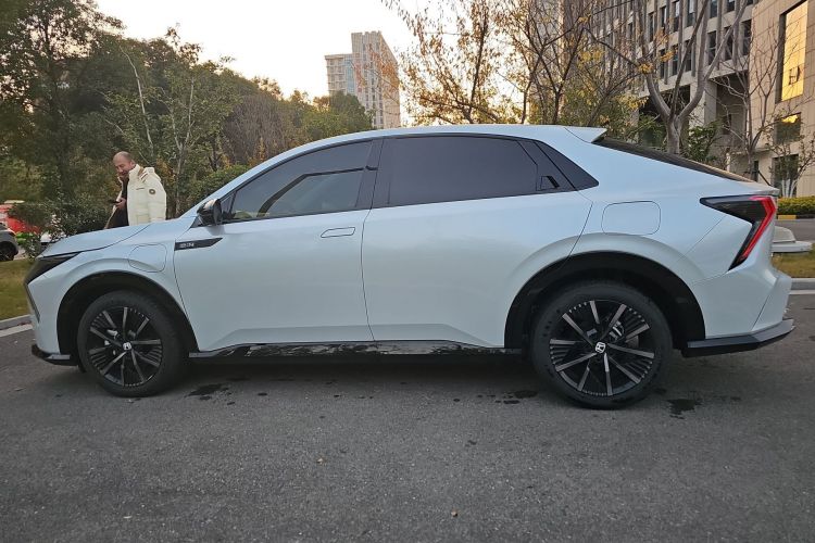 本田 猎光e:NS2 2024款 熠光版车身外观6005