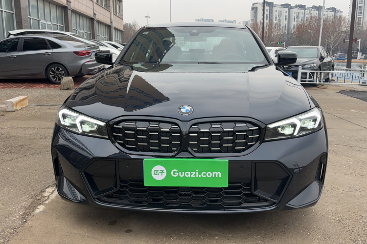 宝马3系 2024款 325i M运动曜夜套装车身外观6001