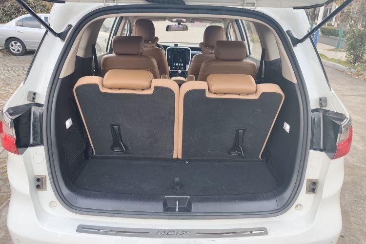 比亚迪 宋MAX 2018款 1.5T 自动智联精英型 6座局部细节23