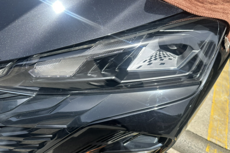 东风风神 奕炫 2023款 马赫版 1.5L 自动追影版车身外观6006