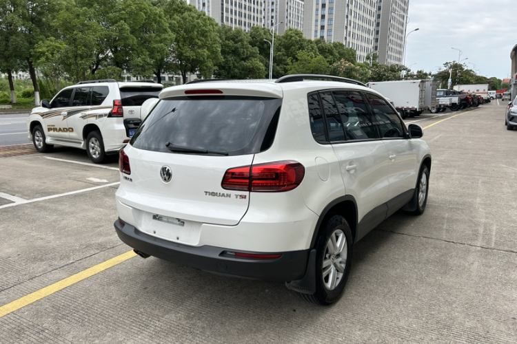 大众 途观 2013款 1.8TSI 自动两驱风尚版车身外观6005