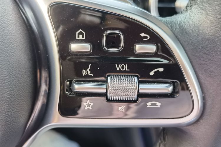 奔驰GLC轿跑 2022款 改款 GLC 260 4MATIC 轿跑SUV中控内饰7012