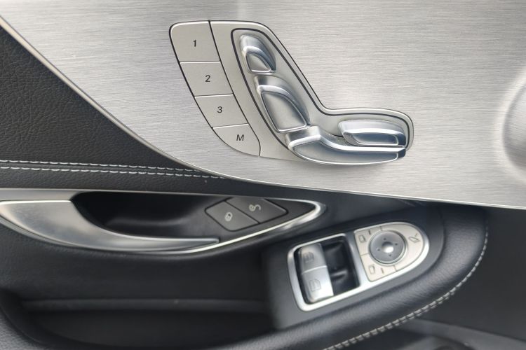 奔驰C级(进口) 2017款 C 200 4MATIC 轿跑版局部细节9003