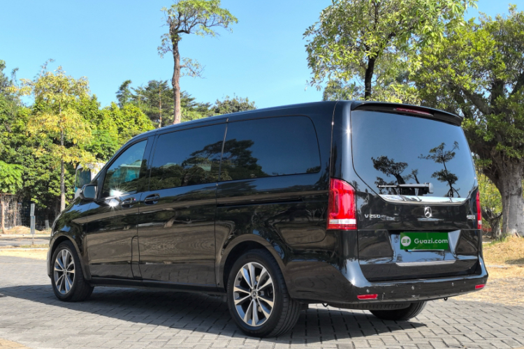 奔驰V级 2020款 V 260 领航版车身外观6004